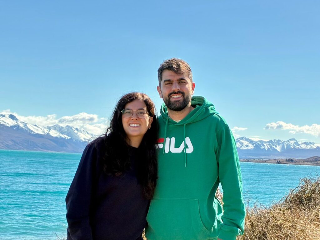 Laura y Víctor junto al lago Pukaki