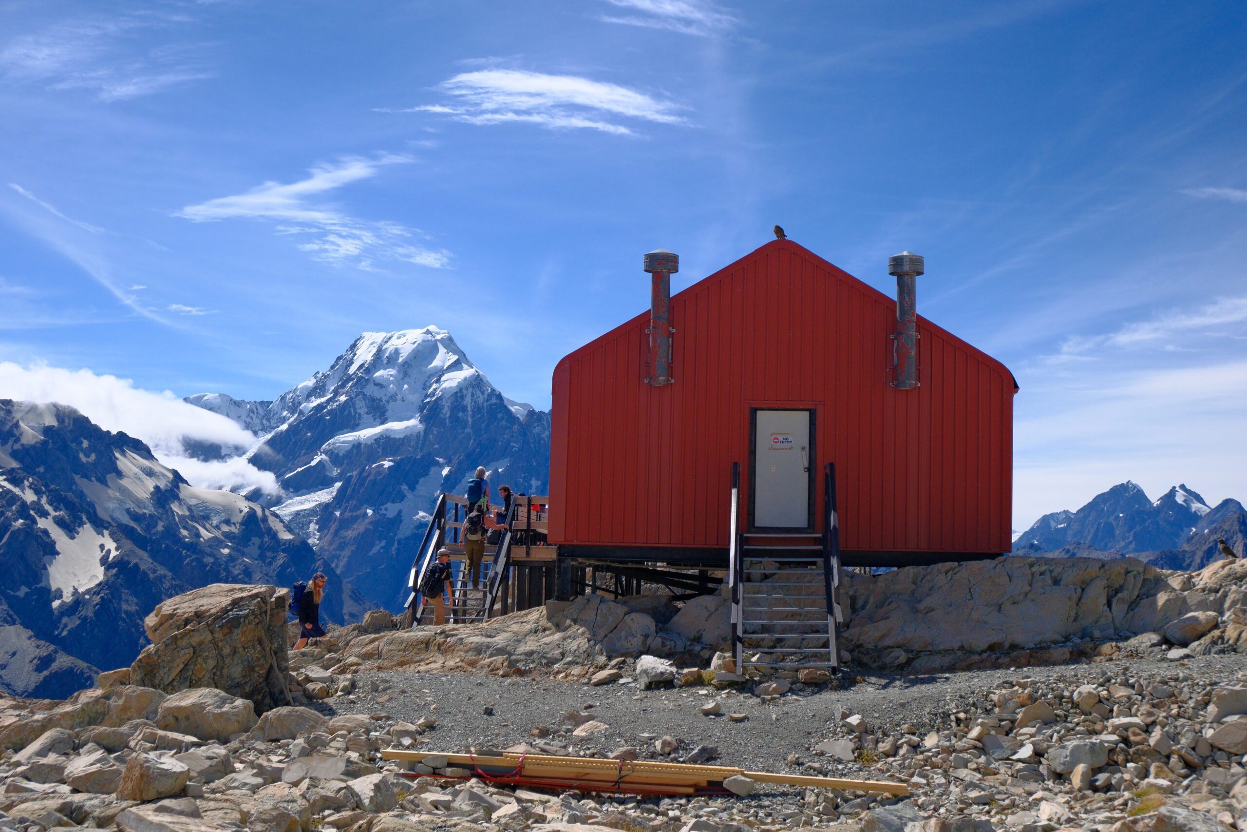 Refugio del Departamento de Conservación (DOC) en la montaña de Nueva Zelanda